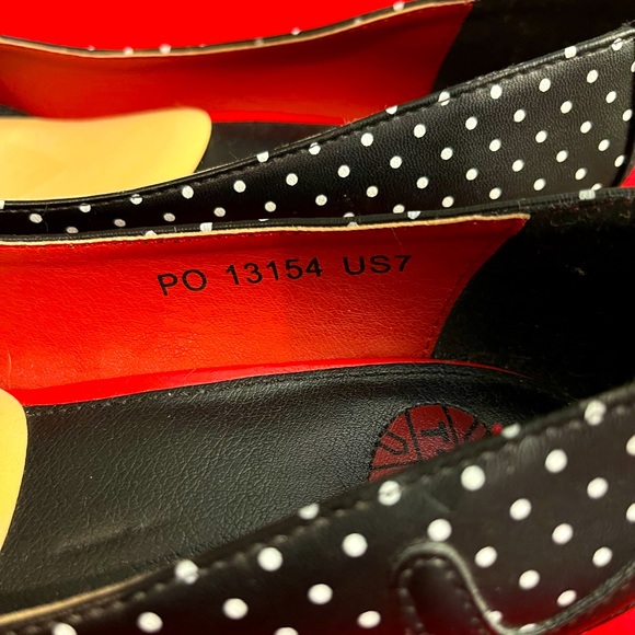 T.U.K Shoes Polka Dot Kitty Cat Heels Sz 7 - EUC - Picture 5 of 6